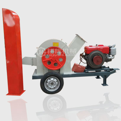 小型移動柴油木片機小型水平進料木片機